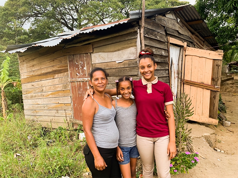 Andreina De Las Nueces with family
