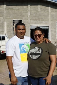 Pastor and pastora vertical