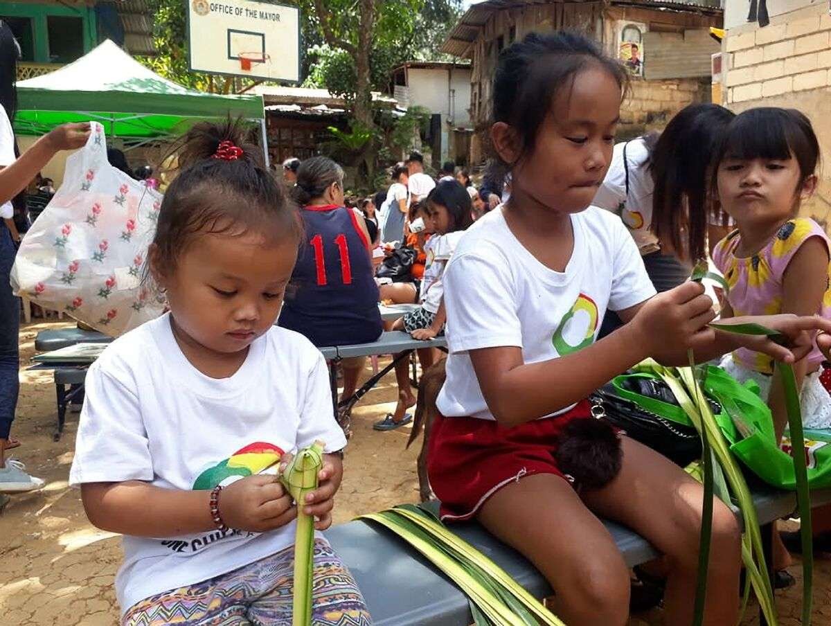 Noela and sister making puso