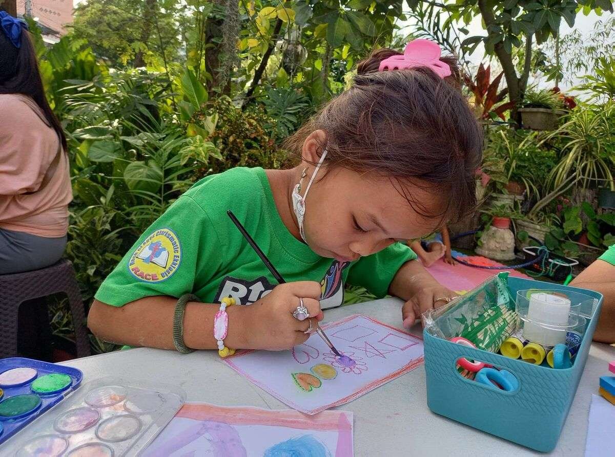 Noela painting