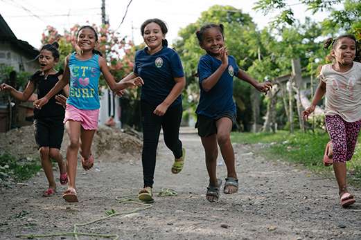 Bonitillo Kids Playing
