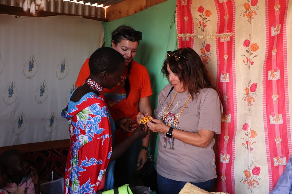 Muntets mom shares bearded jewellry as a gift to Karol and Audrey